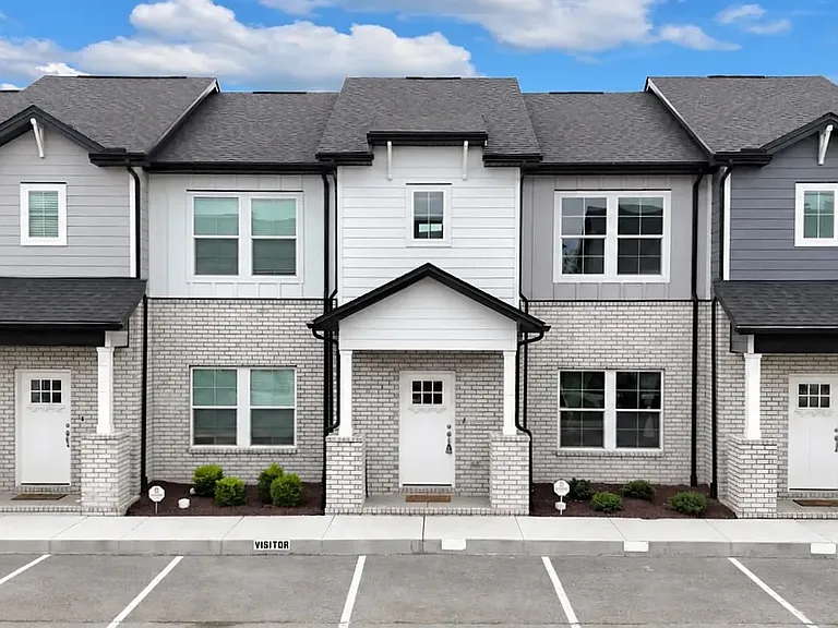 1125 Elliott Williams Pvt Way — Photo 1