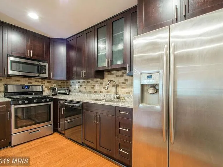 8922 Mallard Ct — Photo 6
