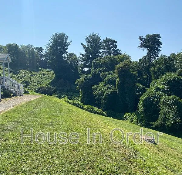 46 Spicewood Rd #C — Photo 3