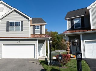 22 Amalia Ln, Rensselaer, NY 12144