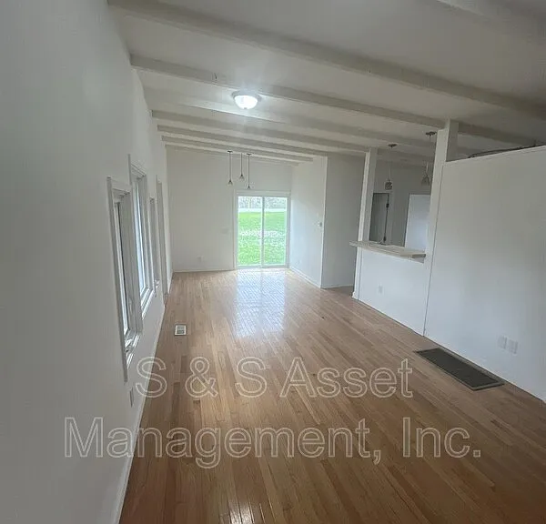 3252 E Lake Lansing Rd — Photo 11