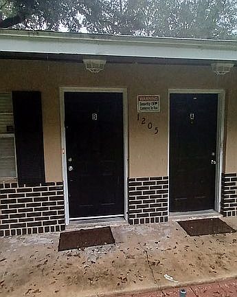 4th image of 1205 Carson Dr