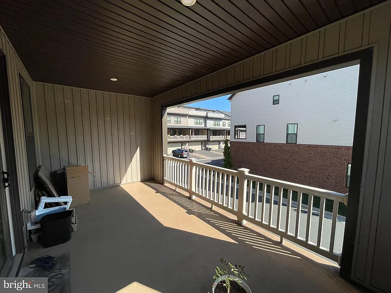 22264 Foundation Dr — Photo 9