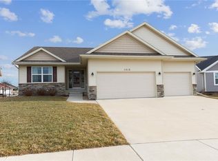 1512 Prairie Rose Dr SW, Cedar Rapids, IA 52404