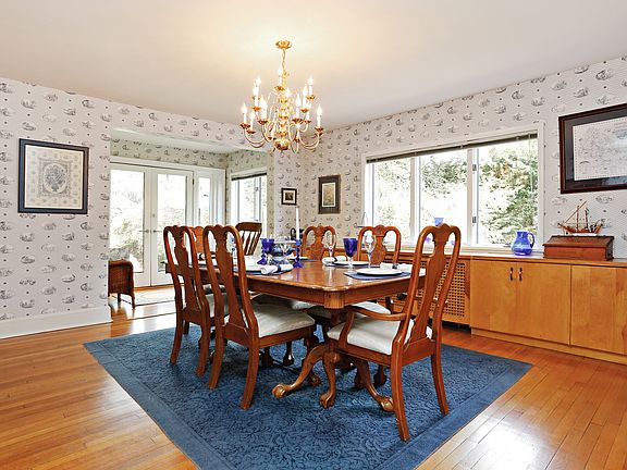 5th image of 38 Stuyvesant Ave