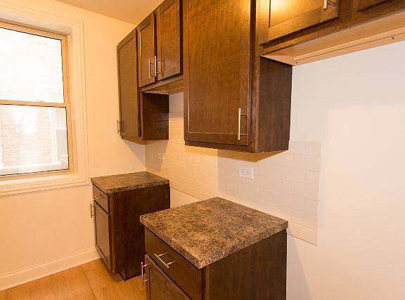 4th image of 4869 N Washtenaw Ave #Igone