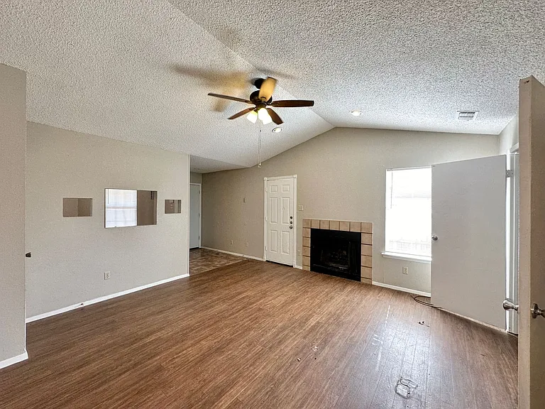 3708 Trotwood Trl — Photo 9