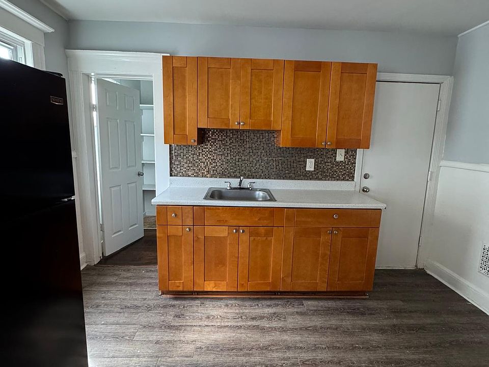 1st image of 1171 Noble Ave #2