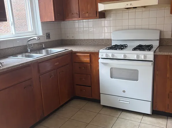 6743 N California Ave #1, Chicago, IL 60645