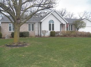 52045 Mallard Pointe Dr, Granger, IN 46530