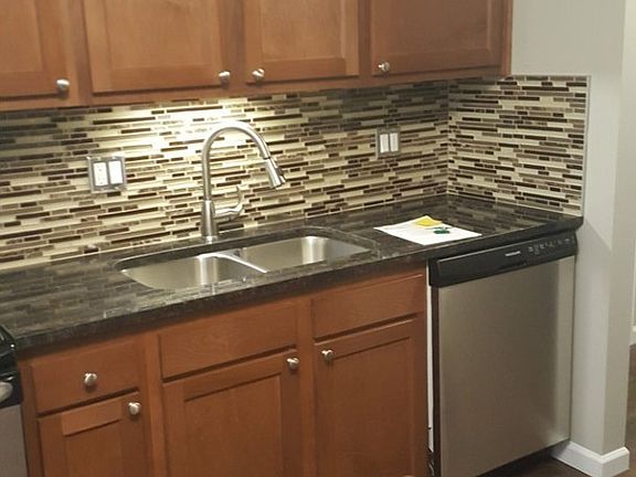 2nd image of 1121 Poplar St APT C01