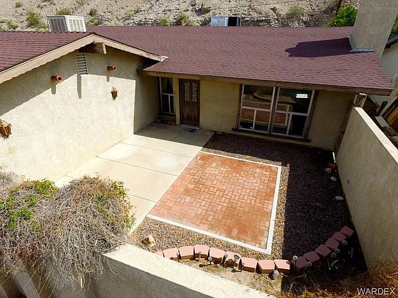 4th image of 2676 Country Club Dr