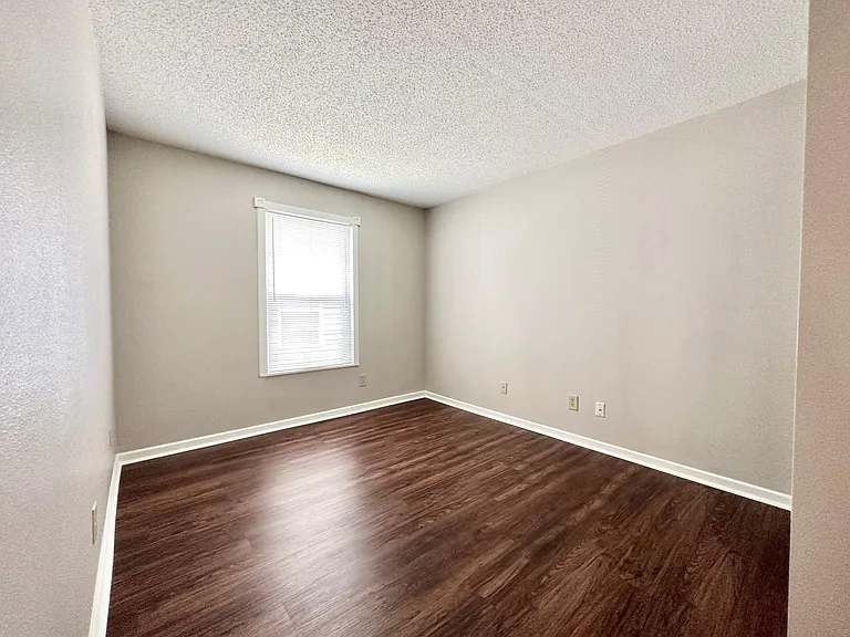 4202 Fletcher Dr — Photo 8