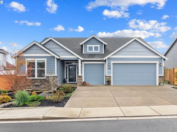 860 N 8th St, Carlton, OR 97111