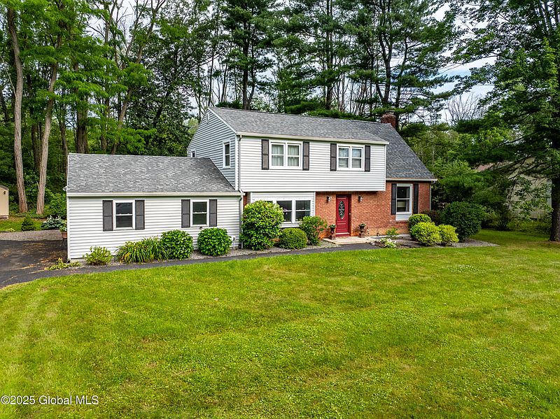 5th image of 973 Avon Crest Boulevard