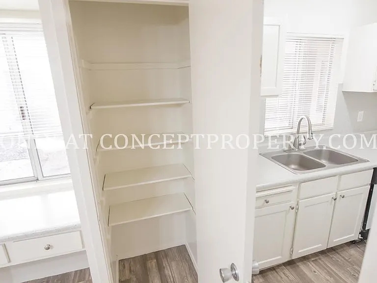 Foothill Terrace — Photo 12