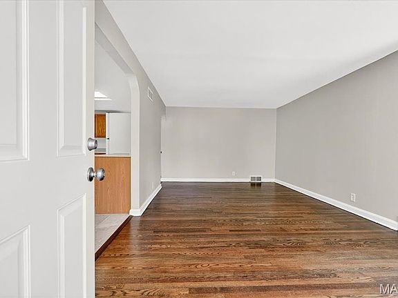 2nd image of 8138 Underhill Dr