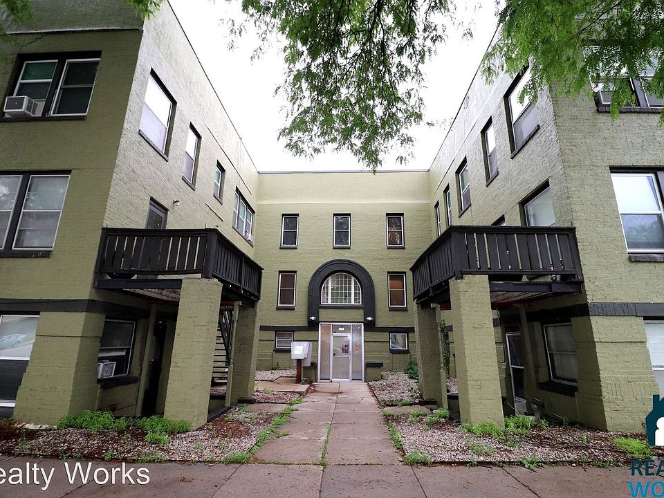 1st image of 300 S 16th St APT 201