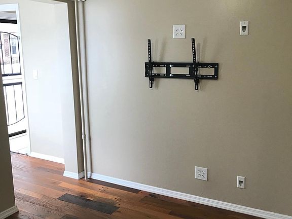 2nd image of 1022 115th St #1