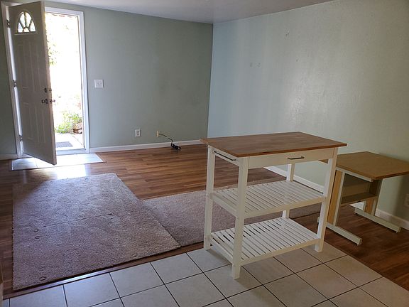 4th image of 377 38th St APT C