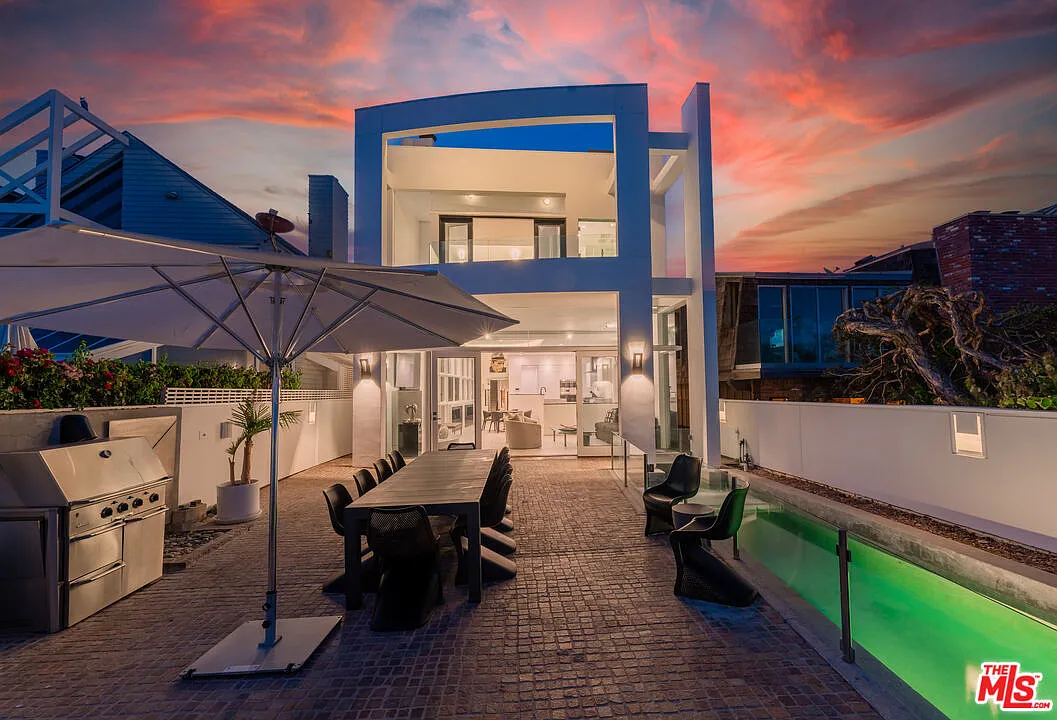 5 bed, 5.5 bath, 3857 sqft, $195,000 — Photo 1