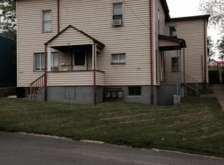 913 1/2 Chamberlain Ave, Fairmont, WV 26554