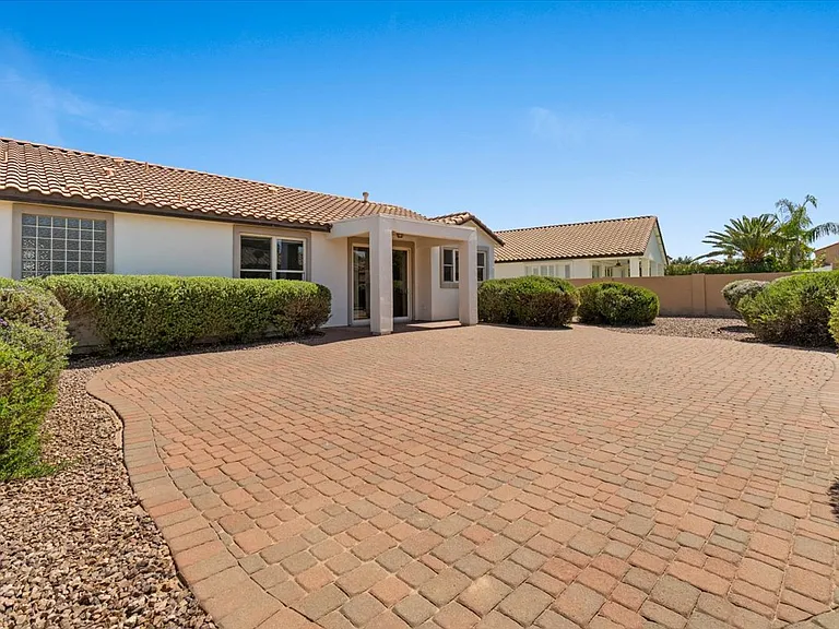 2435 E Desert Broom Pl — Photo 42
