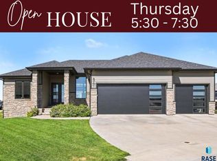 6701 E Spitfire Cir, Sioux Falls, SD 57110