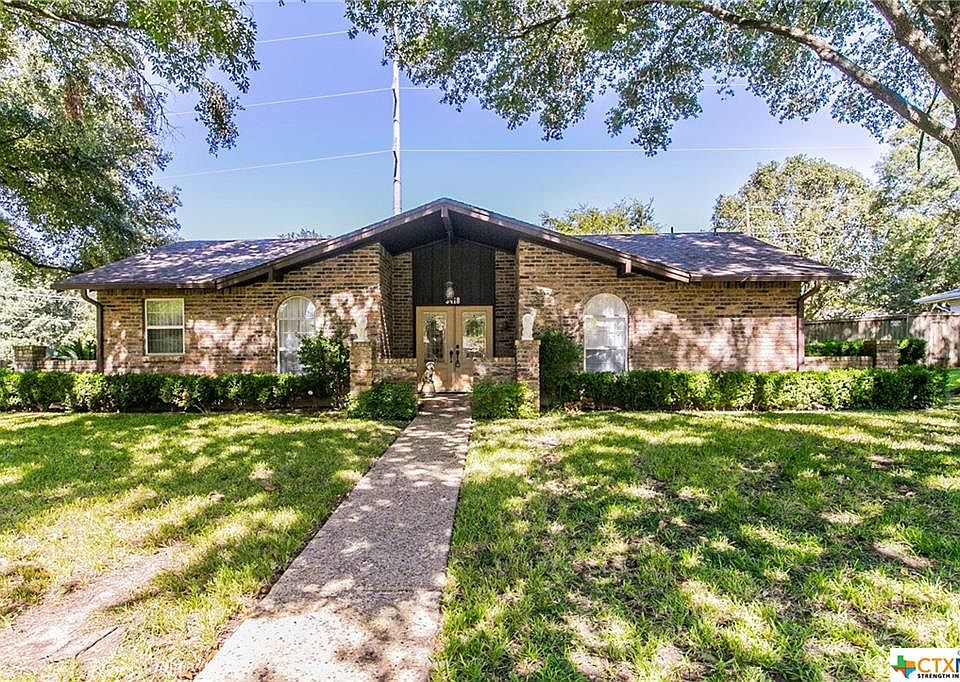 1st image of 3418 White Oak Dr