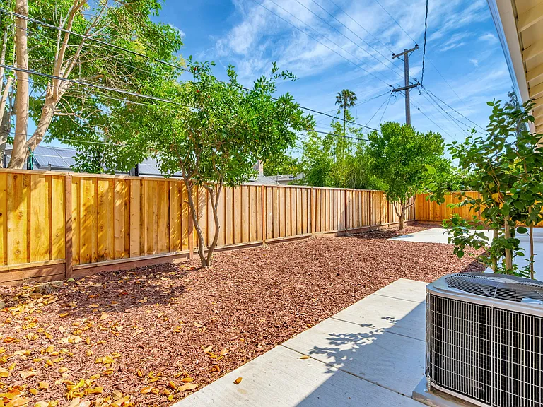 1581 Willowdale Dr — Photo 37