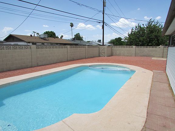 2nd image of 2525 W Sweetwater Ave