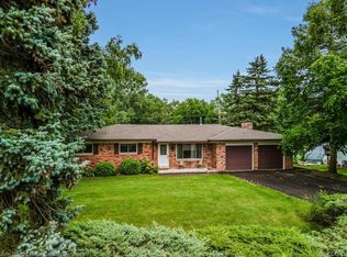118 Brewster Rd, Rochester Hills, MI 48309