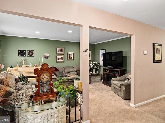 3rd image of 9606 Shadow Oak Dr