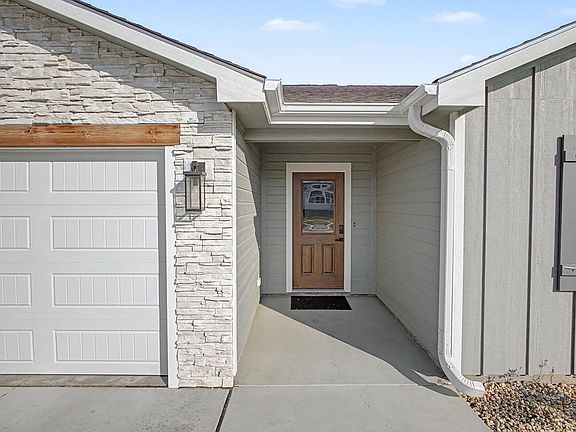 5th image of 4689 Irvine Dr