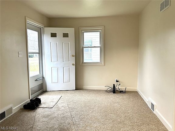 2nd image of 150 Idylwild St NE