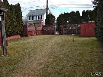 3rd image of 808 Dewey Ave