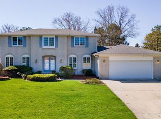 918 Langley Rd, Rochester Hills, MI 48309