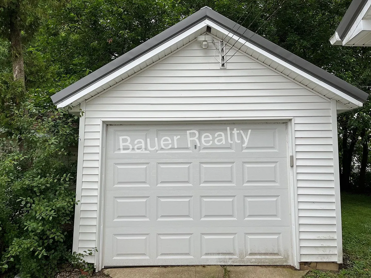 Building Photo - 917 Birch St