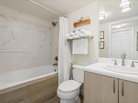 5th image of 2951 S Bayshore Dr #416