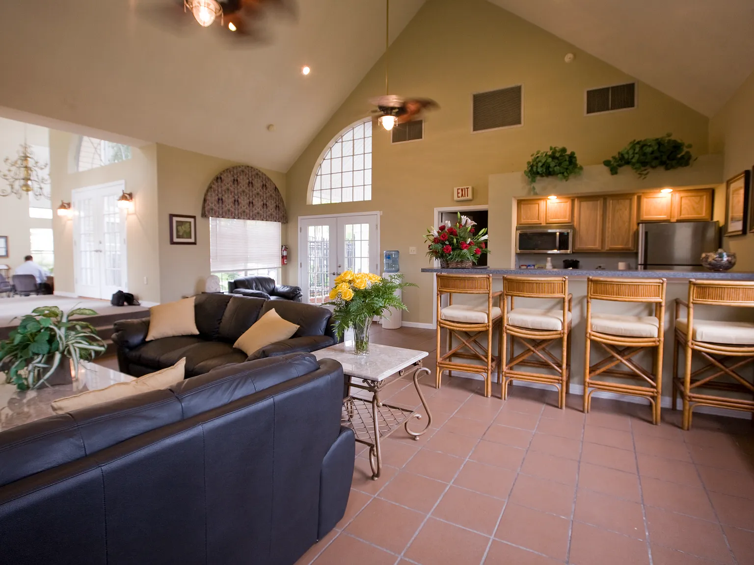 Shadowlake Villa Apartments — Photo 4