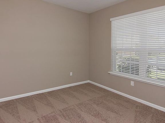 5th image of 258 Drayton Ave