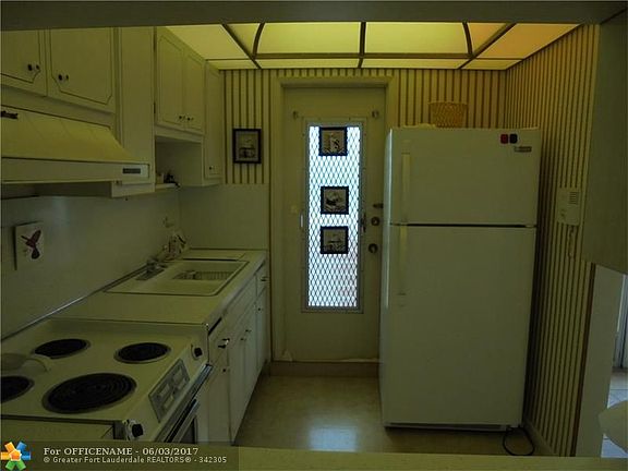 5th image of 1951 NE 39th St APT 229