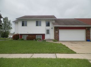 203 W Freidel Dr, Marshall, WI 53559