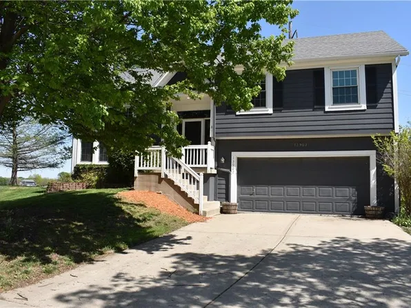 13907 W 150th Ct, Olathe, KS 66062