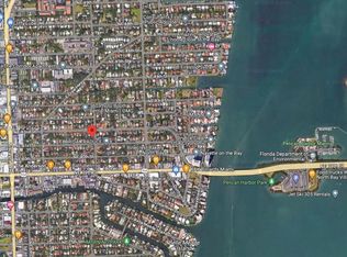 8120 NE 8th Ct, Miami, FL 33138
