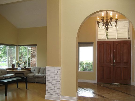 3rd image of 1827 Maywood Ct
