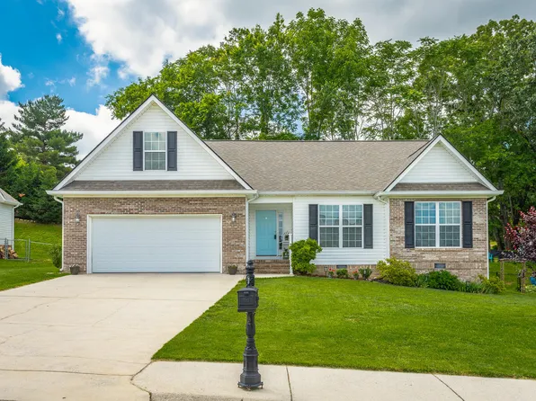 389 Fieldstone Dr, Ringgold, GA 30736