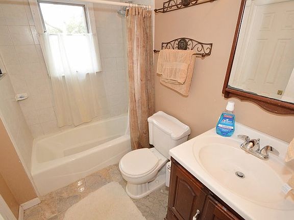 3rd image of 349 Clive Ave