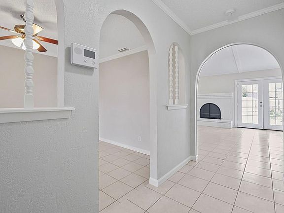 3rd image of 1814 Mission Dr