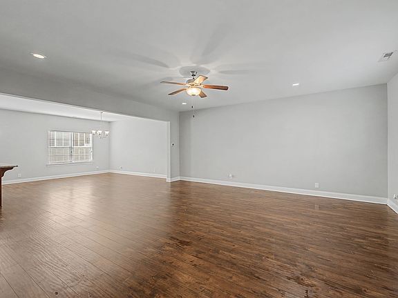 2nd image of 237 Rowlette Cir #237